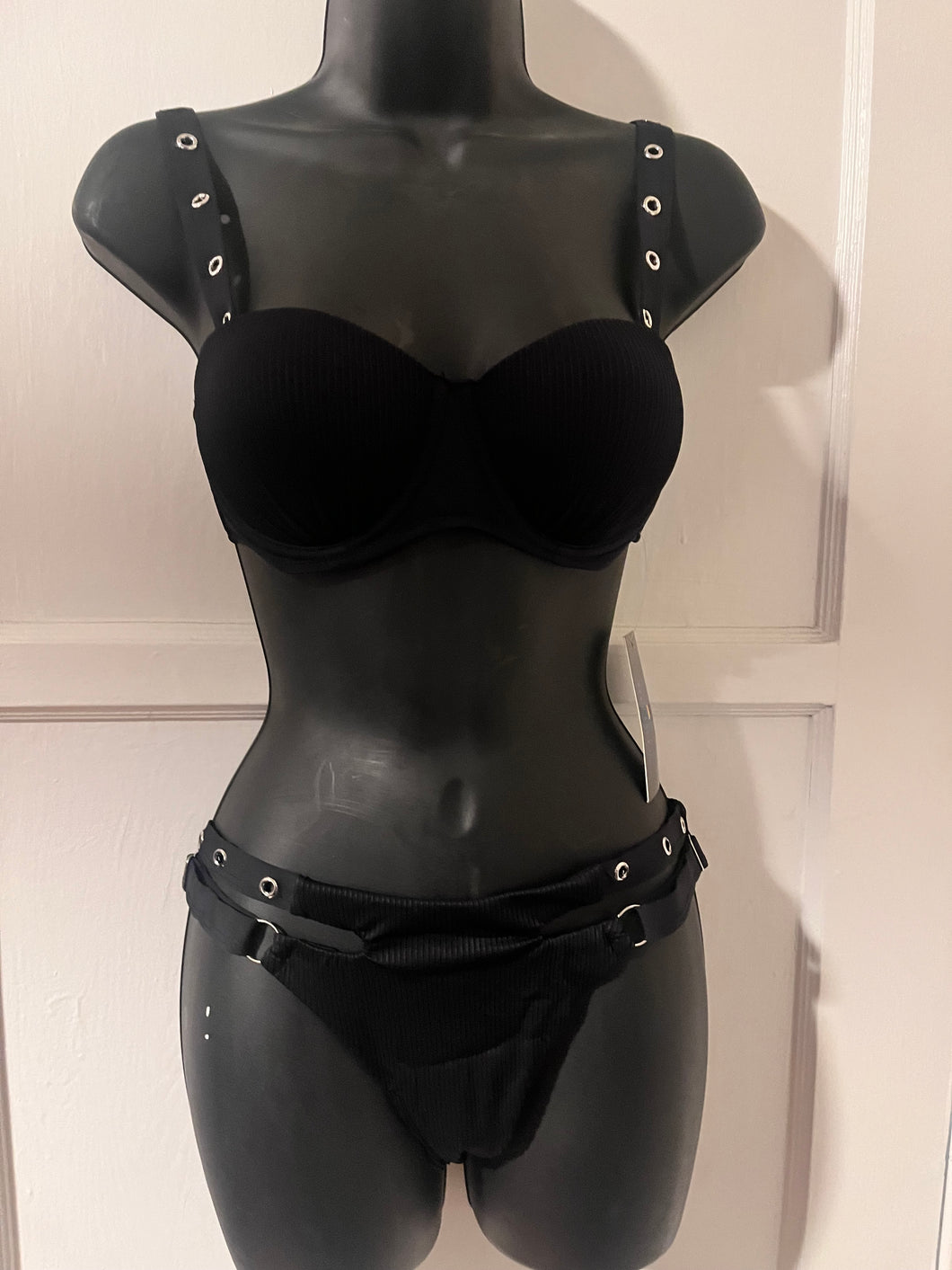 Noir vixen 2 piece grommet bikini
