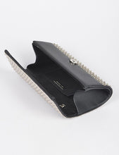 Cargar imagen en el visor de la galería, The Painkiller studded chain clutch
